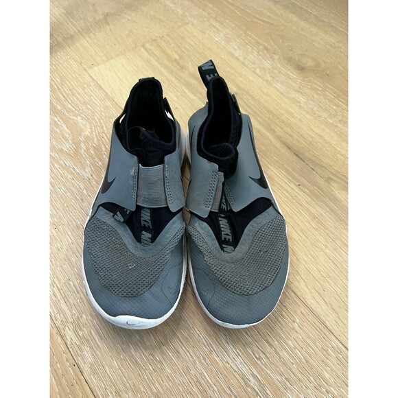 Nike Flex Runner shoes, boys size 1 youth black gray - Picture 2 of 5